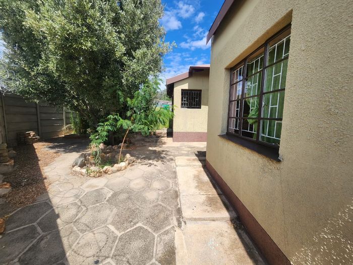 For Sale: Windhoek West House with 5 bedrooms, office potential, and bachelor flat.