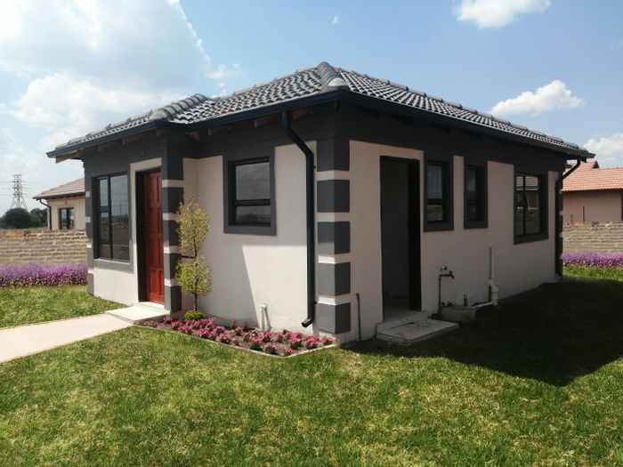 Boksburg Central House For Sale: New development, 3 beds, no deposit, full title.