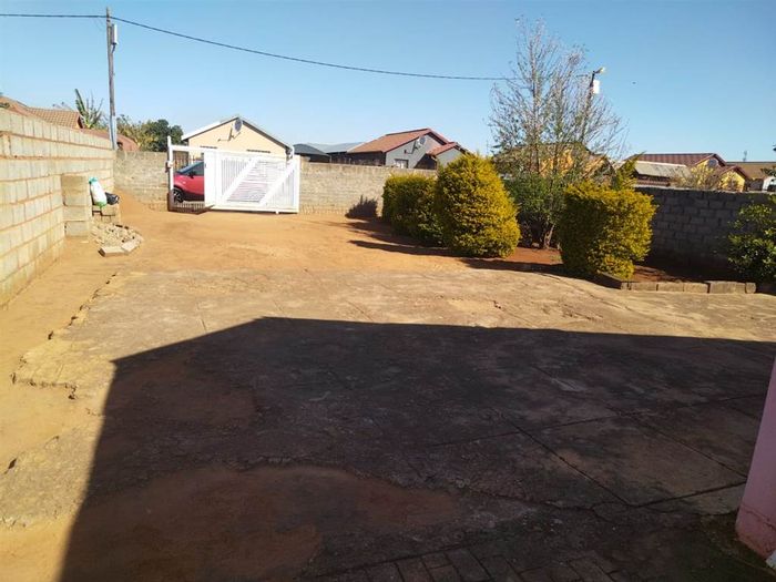 3-Bedroom House For Sale in Soshanguve Ext, near schools and shopping centers.