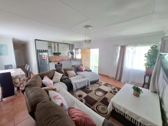 Cimbebasia House For Sale: 4 beds, garage, near amenities, great investment potential.
