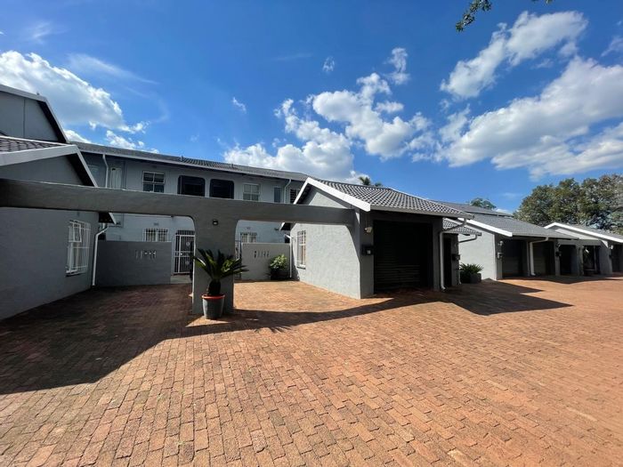 Property #2376231, Townhouse For Sale in Florida North