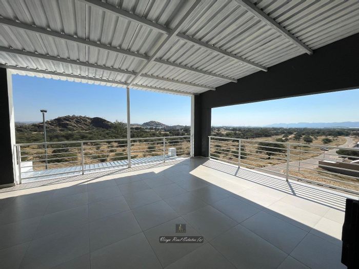 Elisenheim House To Rent: 5 bedrooms, mountain views, bachelor flat, secure living.
