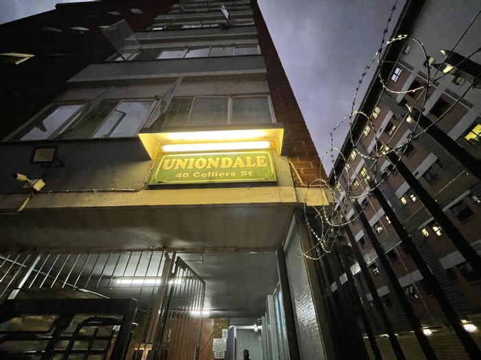 2.5 Bedroom Apartment To Rent in Sunnyside with parking, security, and pre-paid electricity.