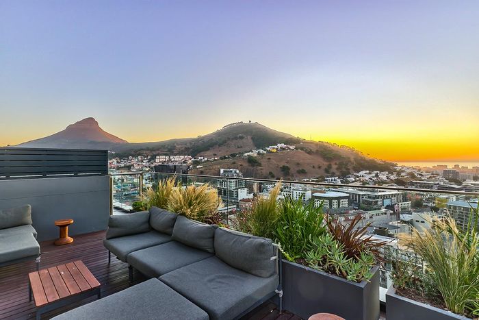 Property #2063377, Apartment pending sale in Cape Town