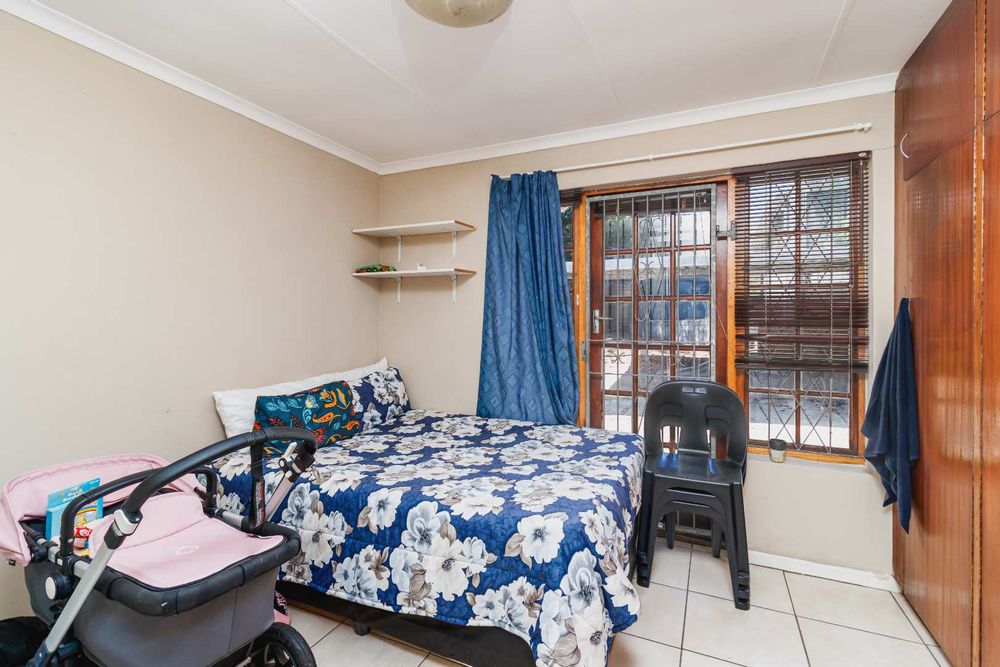 Main House - Bedroom 1