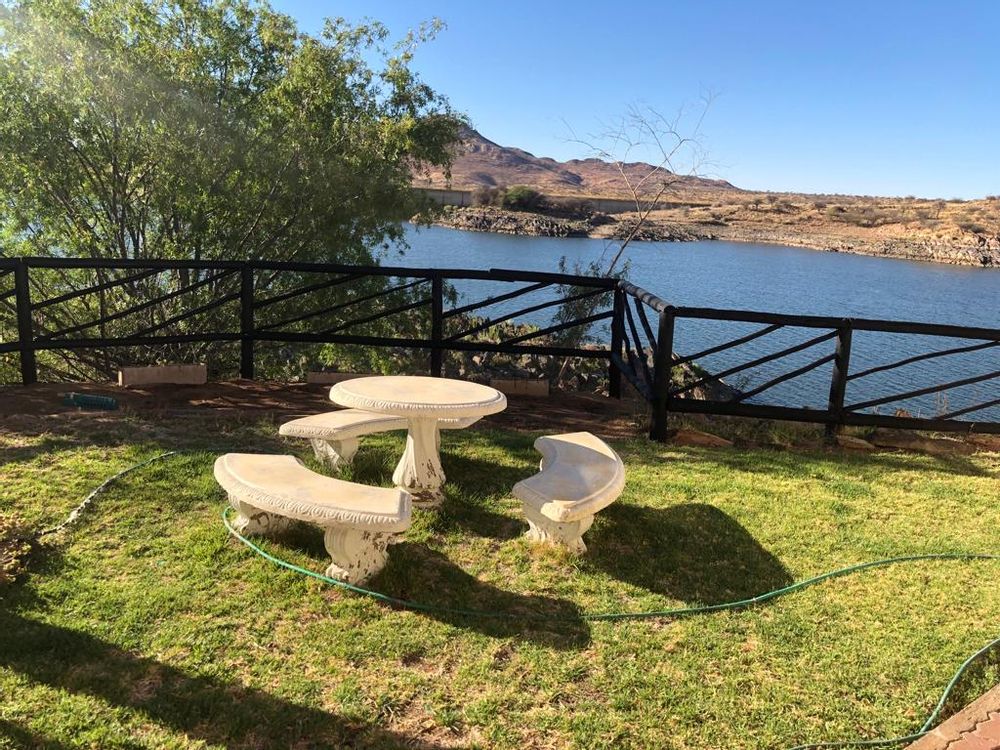 Garden with a view of the dam