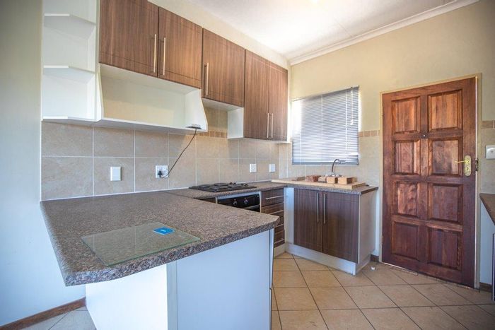 Property #2265866, Townhouse for sale in Mooikloof Ridge