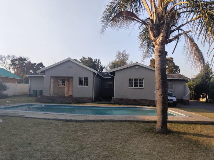 Brackenhurst House For Sale: 3 Bedrooms, Pool, Lapa with Jacuzzi, Double Garage