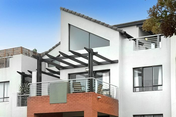 Lonehill Apartment For Sale: 1 Bed, 2 Balconies, Clubhouses, Pools, Tennis Court.