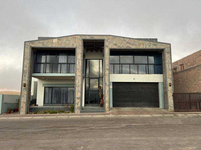 Property #2206163, House For Sale in Walvis Bay Central