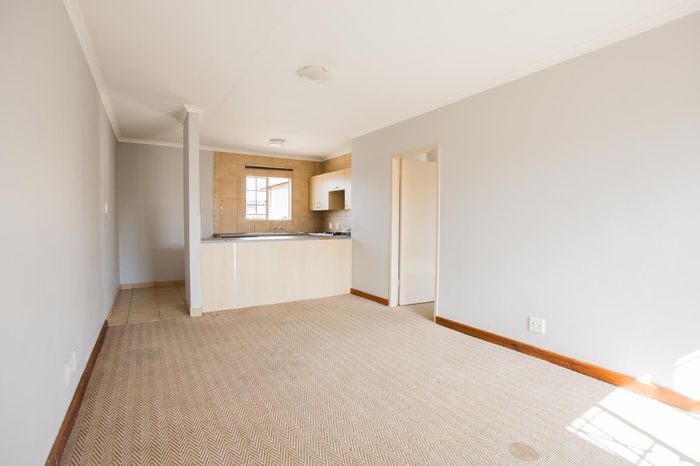 Property #2012870, Townhouse Rental Monthly in Newmark Estate