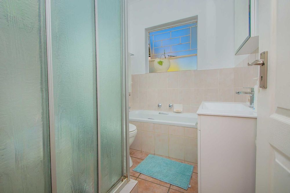 Full bathroom overview