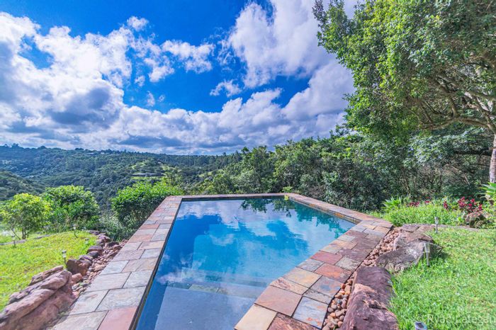 House for Sale in Everton H C: Pool, guest suite, panoramic views, expansive living spaces.