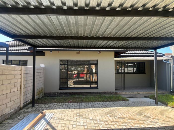 2-Bedroom House to Rent in Edenvale Central with private entrance and garden.