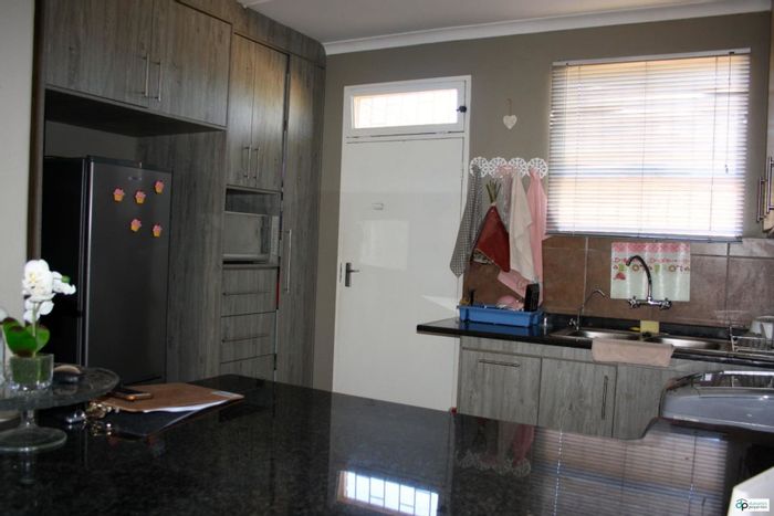 Property #1334074, Townhouse sold in Vryheid Central