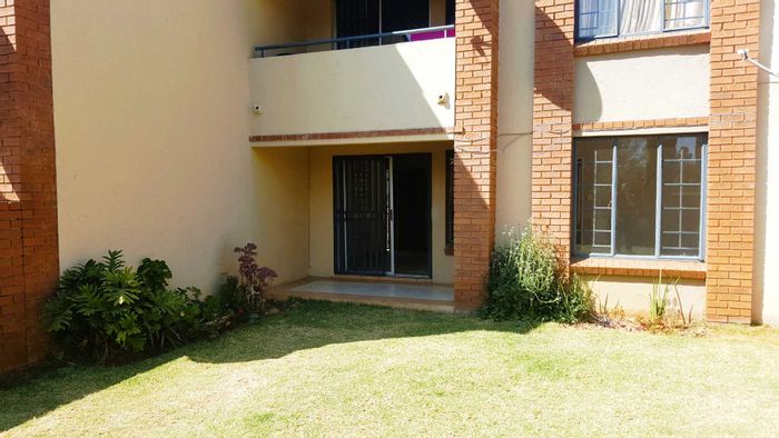 Mooikloof Townhouse For Sale: 2 beds, garden, garage, 24-hour security access.