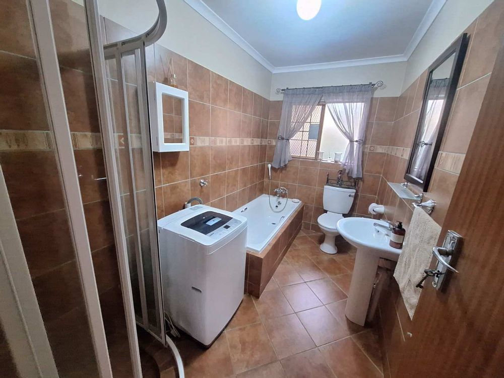 2nd bathroom