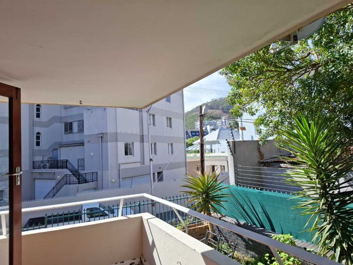 Sea Point Apartment To Rent: 1 Bed, Balcony, Close to Amenities, Street Parking.