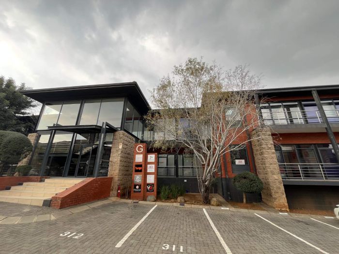 Meyersdal Office To Rent: 133m², private amenities, fibre, backup power, 24-hour security.