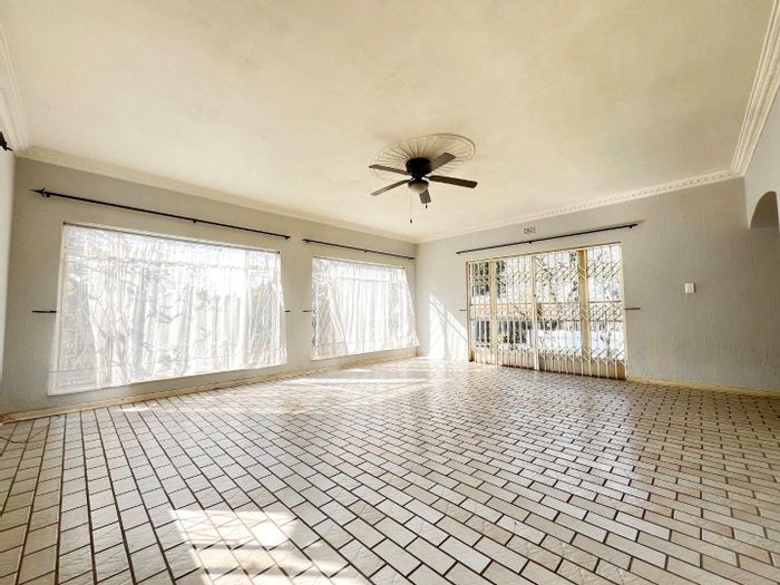 3-Bedroom House To Rent in Illiondale with prepaid electricity and security.