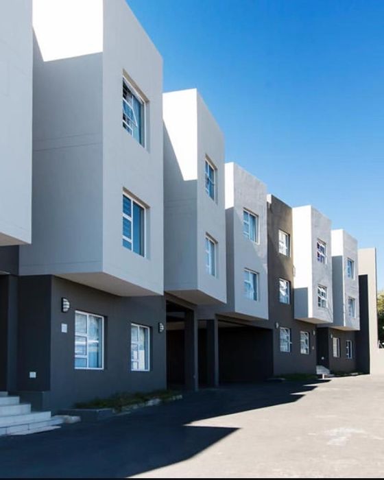 Property #2395223, Townhouse For Sale in Windhoek Central
