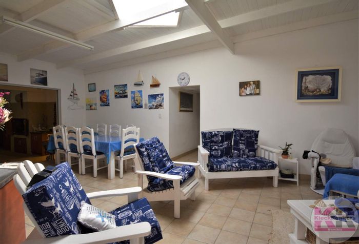 Property #2098815, House For Sale in Henties Bay Central