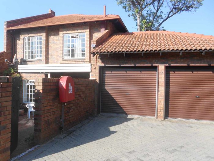 Property #2154618, Townhouse for sale in Garsfontein Ext 7
