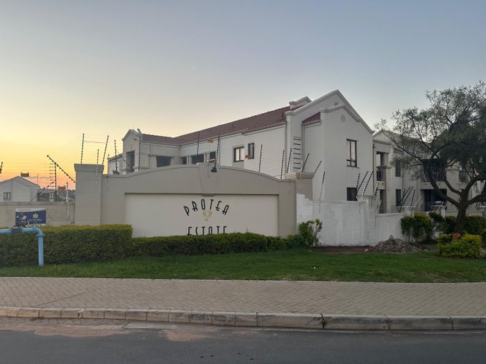 For Sale: Apartment in Noordwyk with pool, gardens, and spacious balcony.