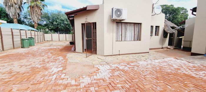 Property #2229870, House for sale in Windhoek North