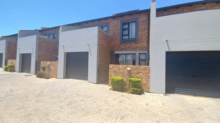 For Sale: 3-Bedroom Apartment in Brakpan North with Garage and Balcony.