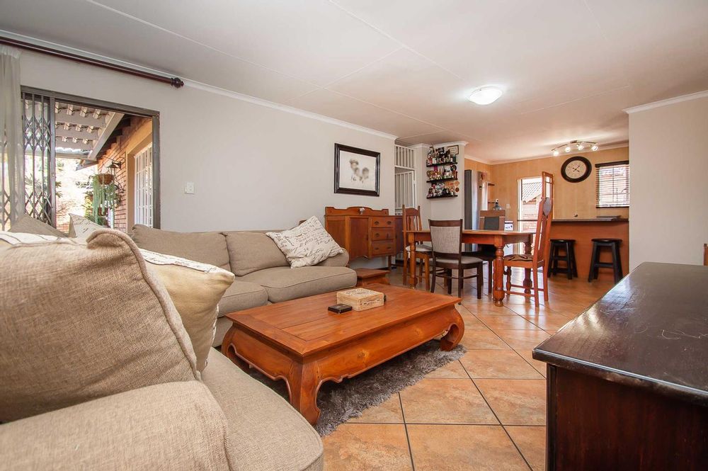 Spacious lounge and dining overview