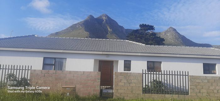 Property #2099679, House for sale in Kleinmond Central