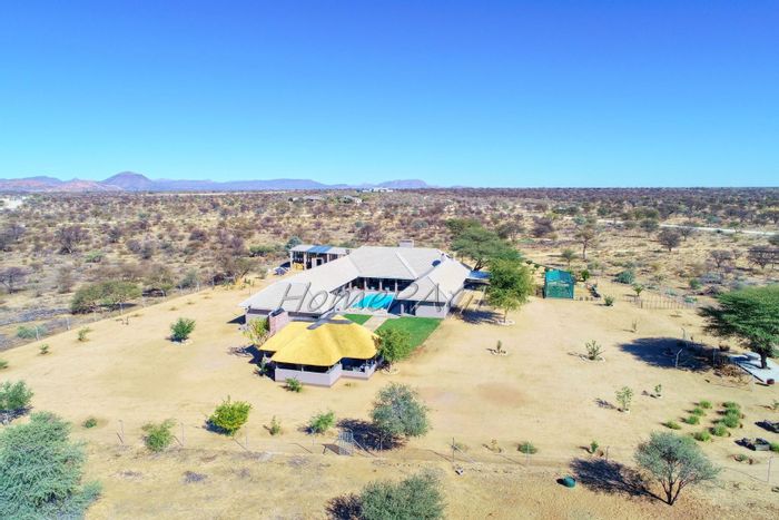 For Sale: Omaruru Central Small Holding with Pool, Solar System, and Wildlife Views