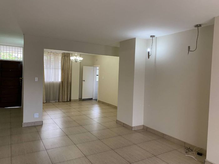 Property #2208675, Apartment rental monthly in Killarney