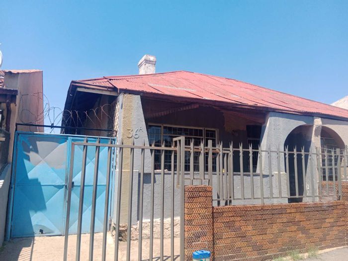 La Rochelle Houses for sale