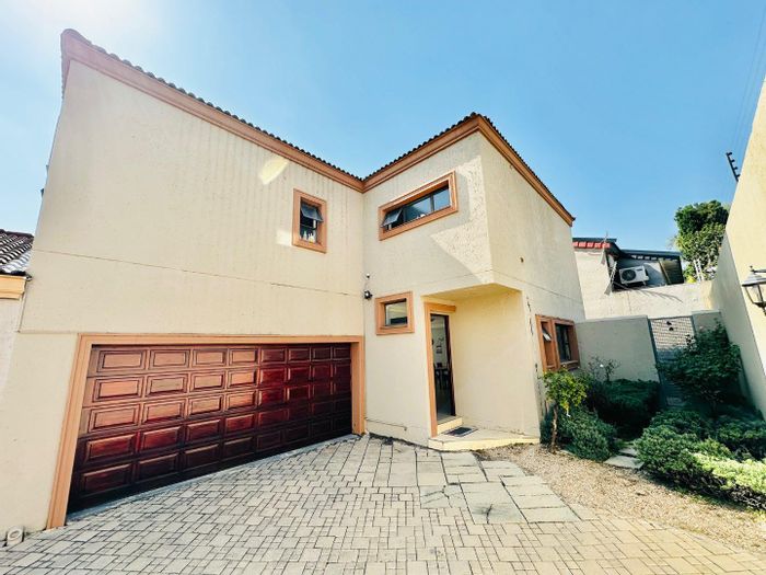 4-Bedroom House To Rent in Woodmead with garden, pool, and double garage.