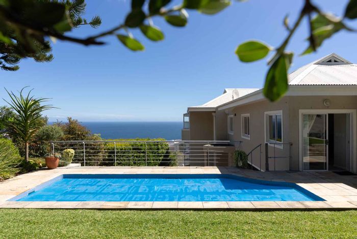 Camps Bay House For Sale: Sea views, double garage, pool, versatile living spaces.