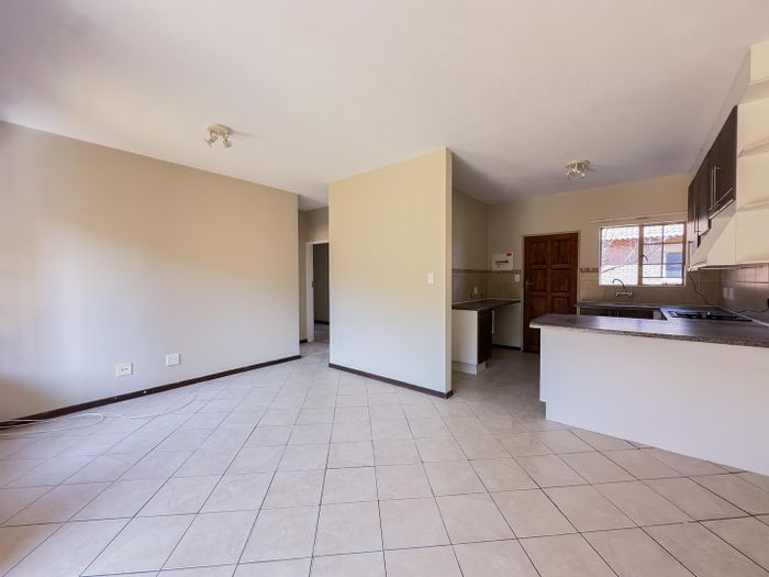 Property #2421222, Townhouse For Sale in Mooikloof Ridge
