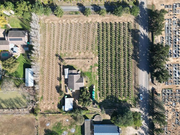 Farm for Sale in Sunland: 3 beds, water rights, potential for rental income.