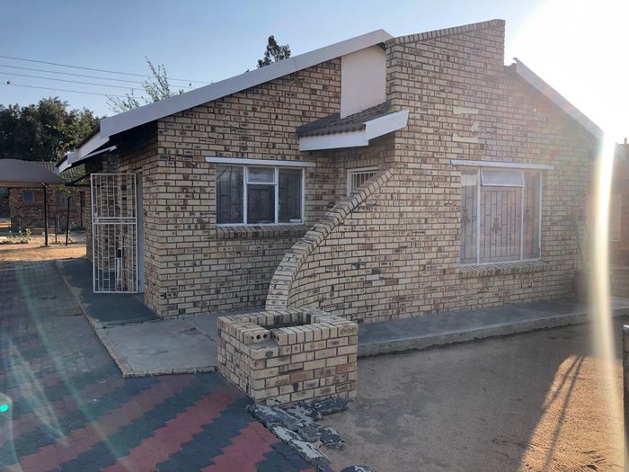 Property #2325356, House Rental Monthly in Mmabatho Central