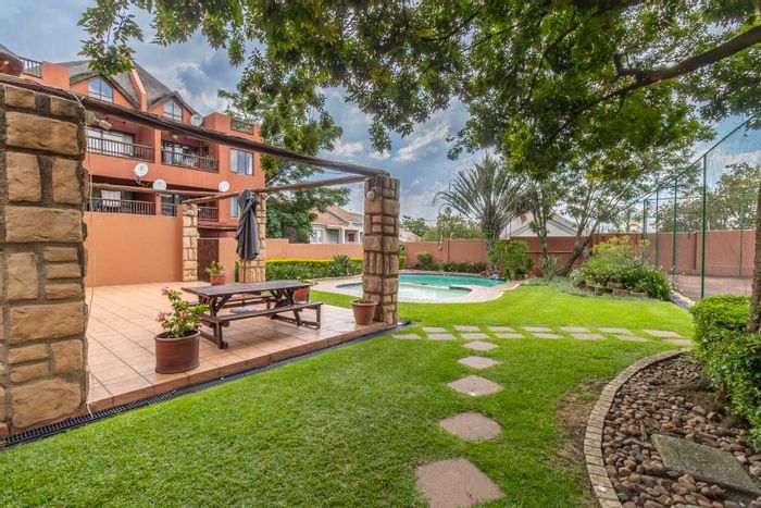 2-Bedroom Apartment For Sale in Sunninghill with Pool, Tennis Courts, and Security.