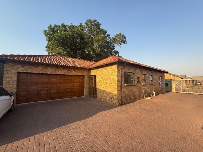 For Sale: 3-Bedroom Cluster in New Redruth with patio, braai, and ample parking.