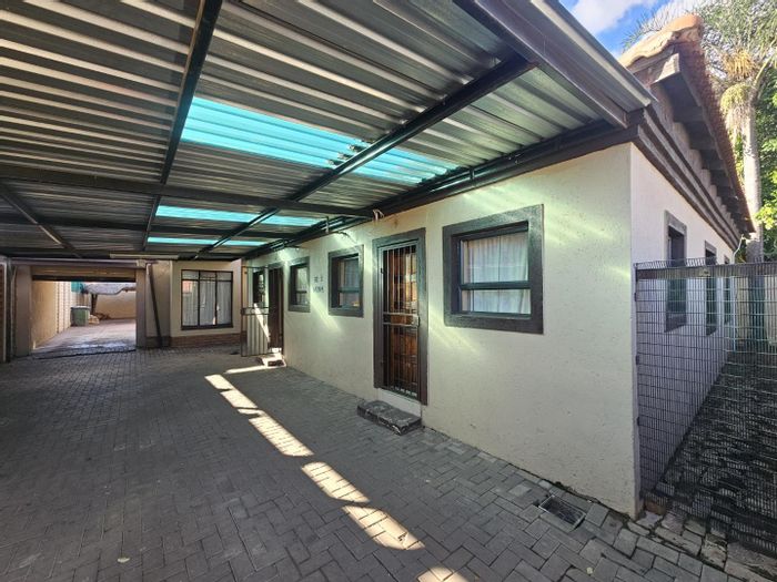 For Sale: Eersterust House with 4 rental units, prepaid meters, strong income.