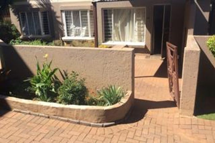 Property #2185611, Townhouse rental monthly in Primrose