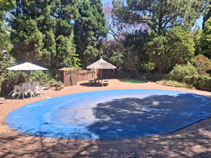 3 Bedroom Apartment To Rent in Morningside with garden, secure parking, and 24-hour security.