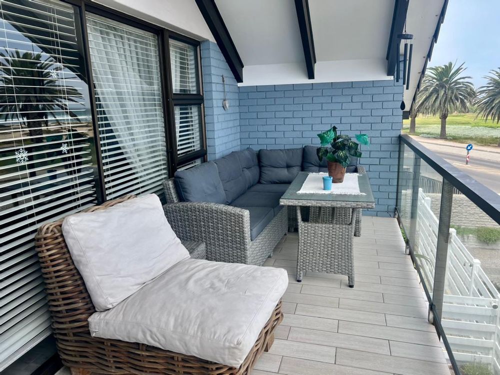 Outside the lounge- balcony with sea view