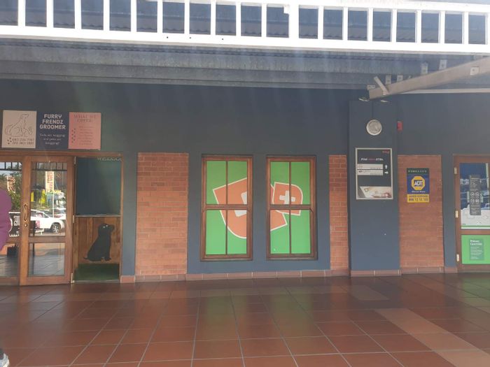 To Rent: Business space in Hillcrest Central with consultation rooms and ample parking.