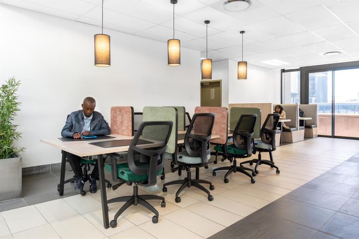 Office To Rent in Umhlanga Ridge: Private space, common area, 24/7 access.