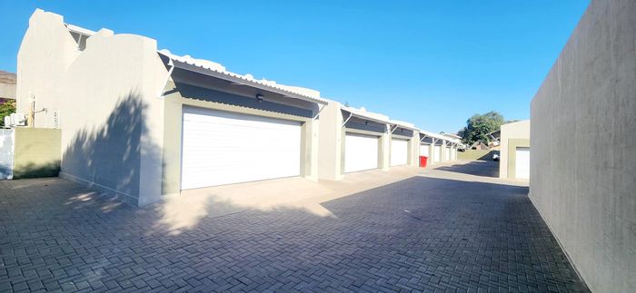 Klein Windhoek Townhouse For Sale: 3 bedrooms, garden, double garage, guest toilet.