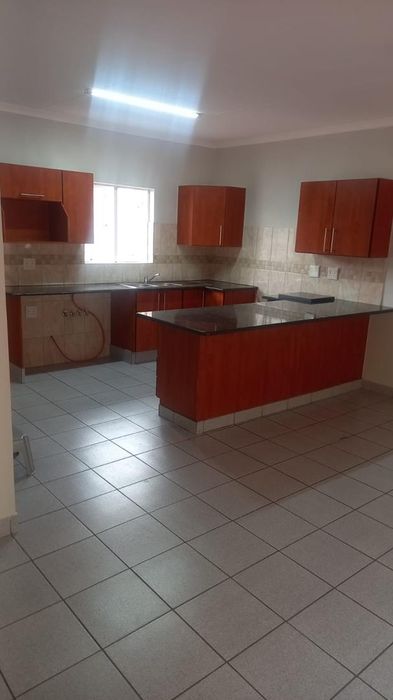 Charming 2-bedroom cottage in The Reeds, to rent with garden access.